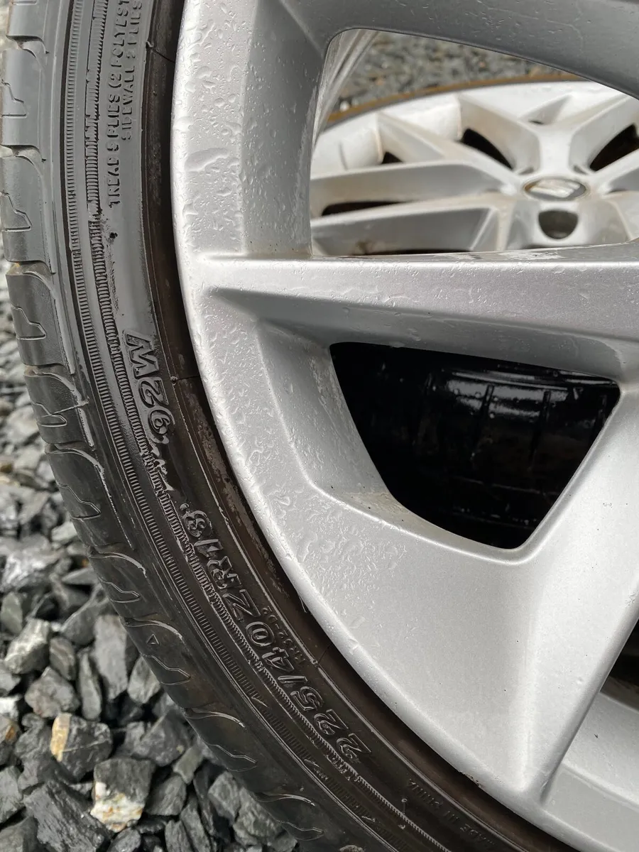 18inch 5x112 Genuine Seat Leon FR Alloys - Image 4