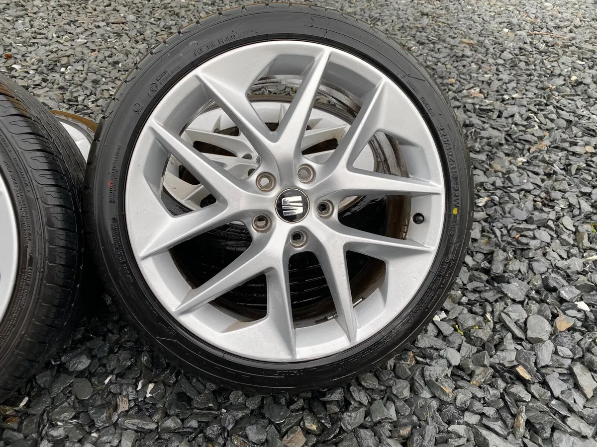 18inch 5x112 Genuine Seat Leon FR Alloys - Image 3