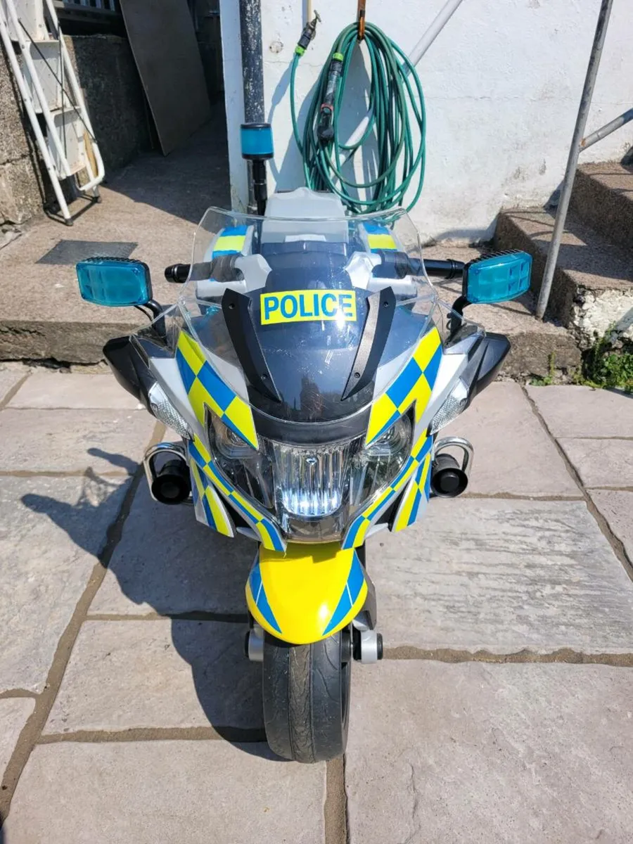 BMW kids police motorbike - Image 3