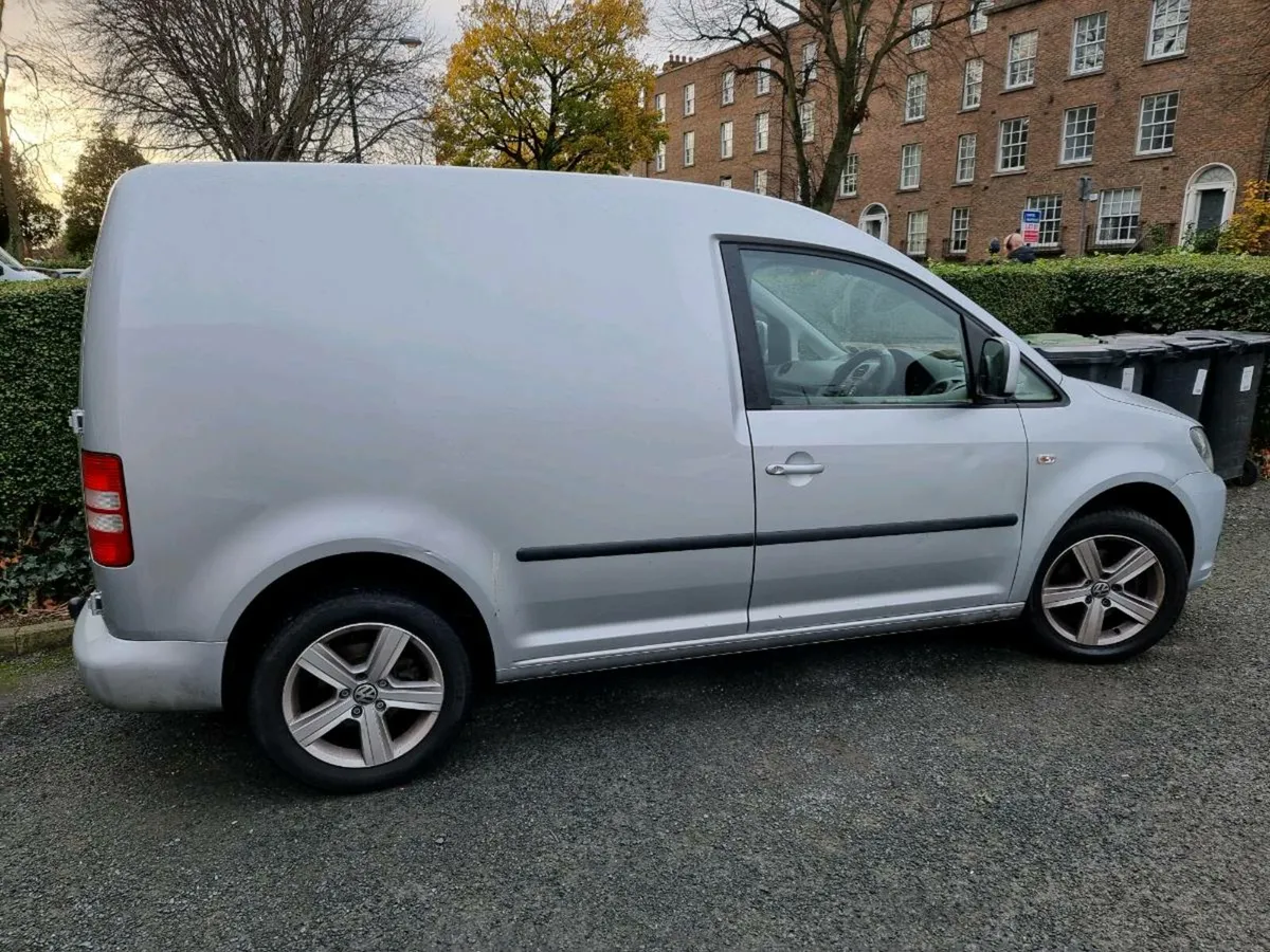 volkswagen Caddy 2015 1.6 102HP - Image 4