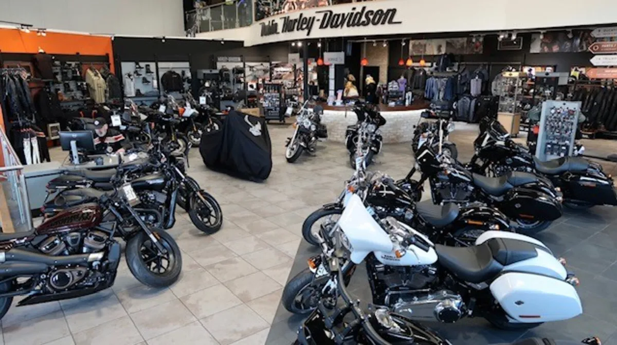 HARLEY-DAVIDSON STREET GLIDE - Image 3