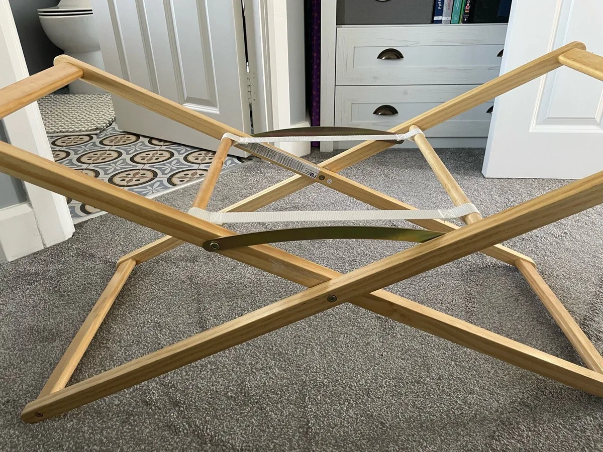 Moses basket stand - Image 1