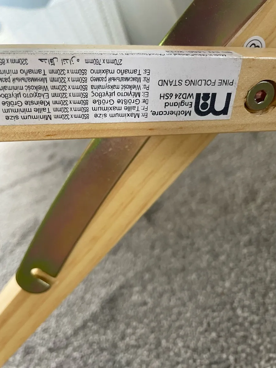Moses basket stand - Image 3