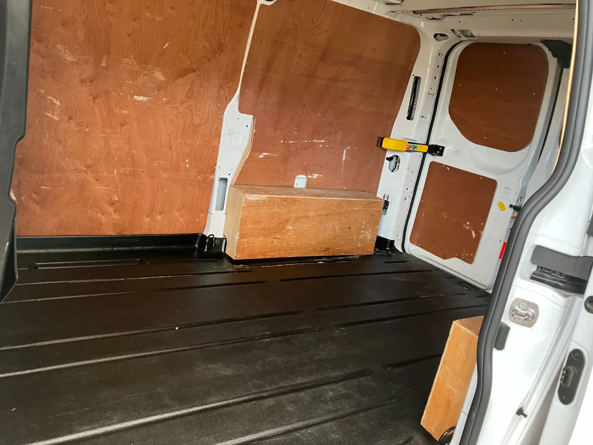 Ford Transit Custom 2023 - Image 3
