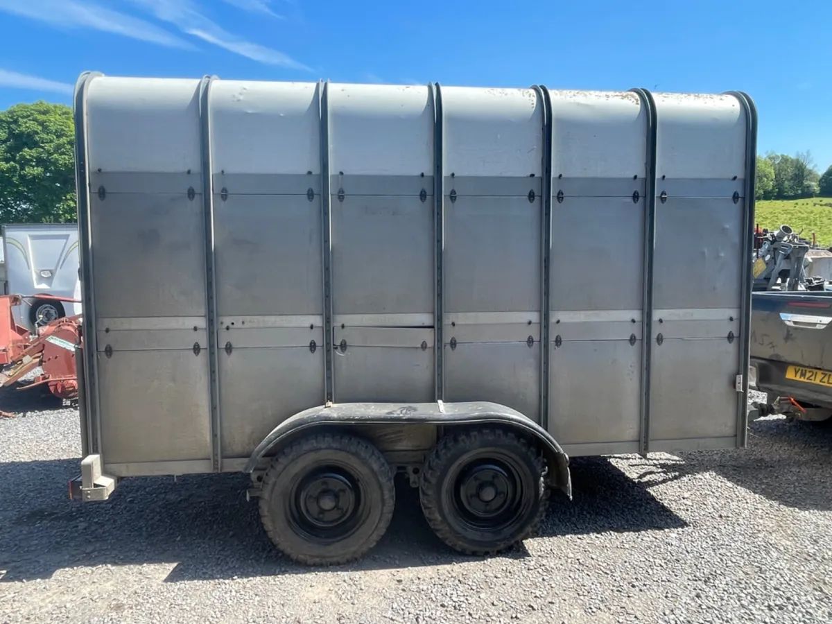 Ifor Williams 12ft x 6ft x 7ft high cattle cattle - Image 2