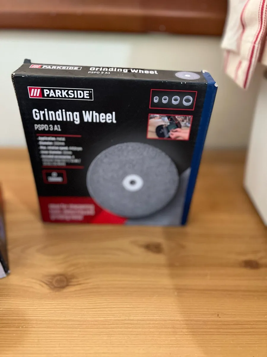 Parkside Angle Grinder With Metal Cutting Disc - Image 4