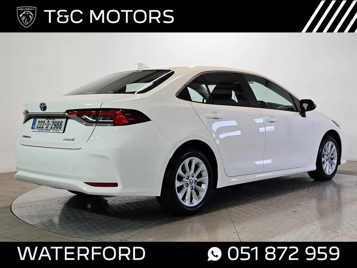 Toyota Corolla 1.8 Hybrid Luna  1 Owner  Full Ser - Image 4