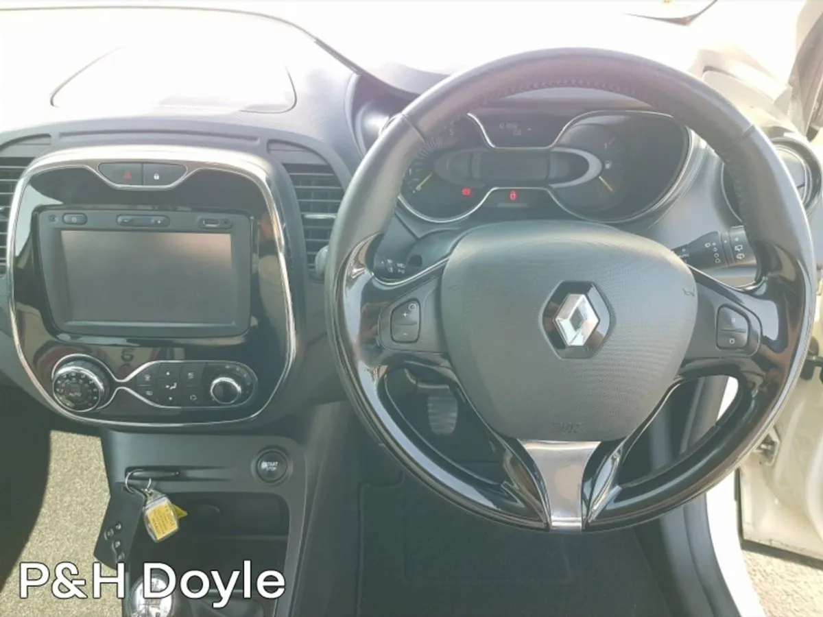 Renault Captur Intense - Image 2
