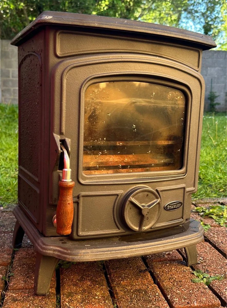Stanley stove - Image 1