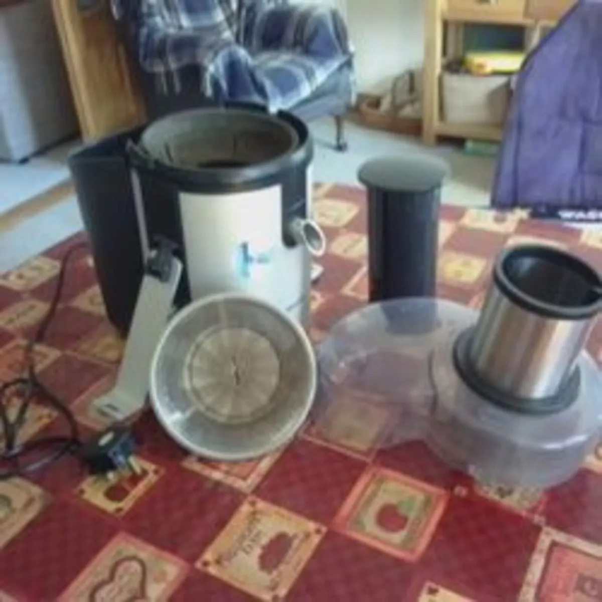 700w (high power) juicer - Image 1