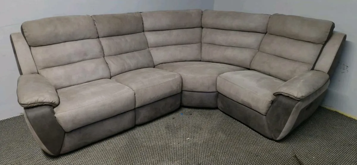 Corner sofa - Image 1