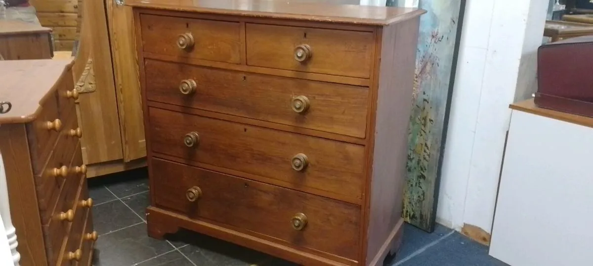 Victorian Mahogany Chest Of Drawers - Image 1