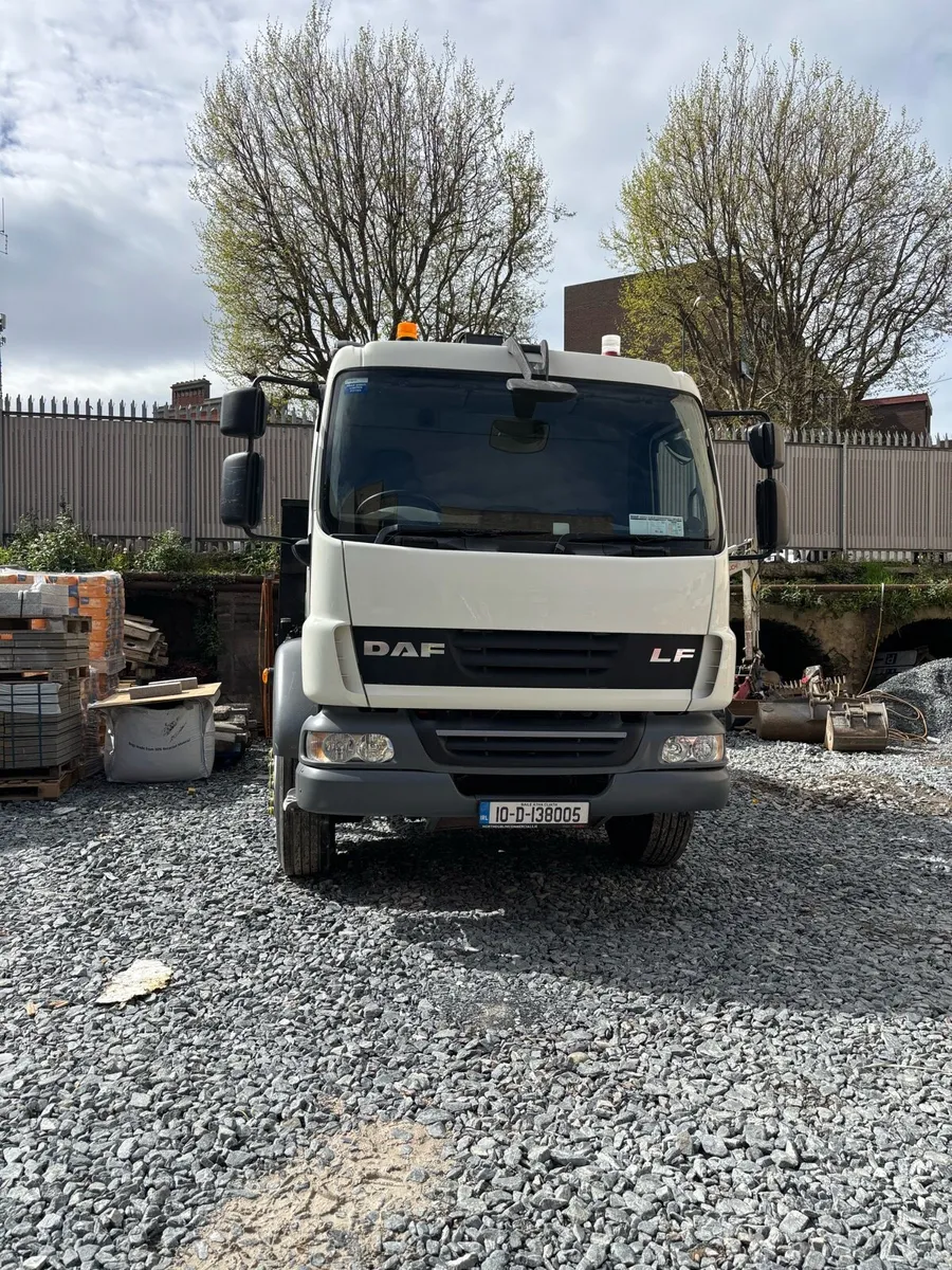 Grab Lorry - Image 1