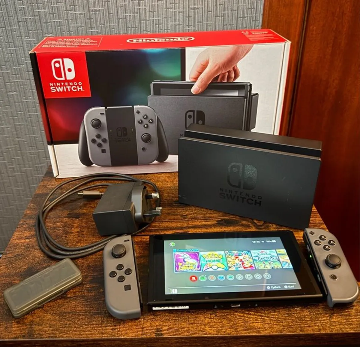 Nintendo Switch console - Image 1