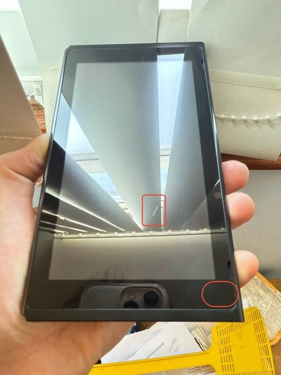 Nintendo Switch console - Image 2