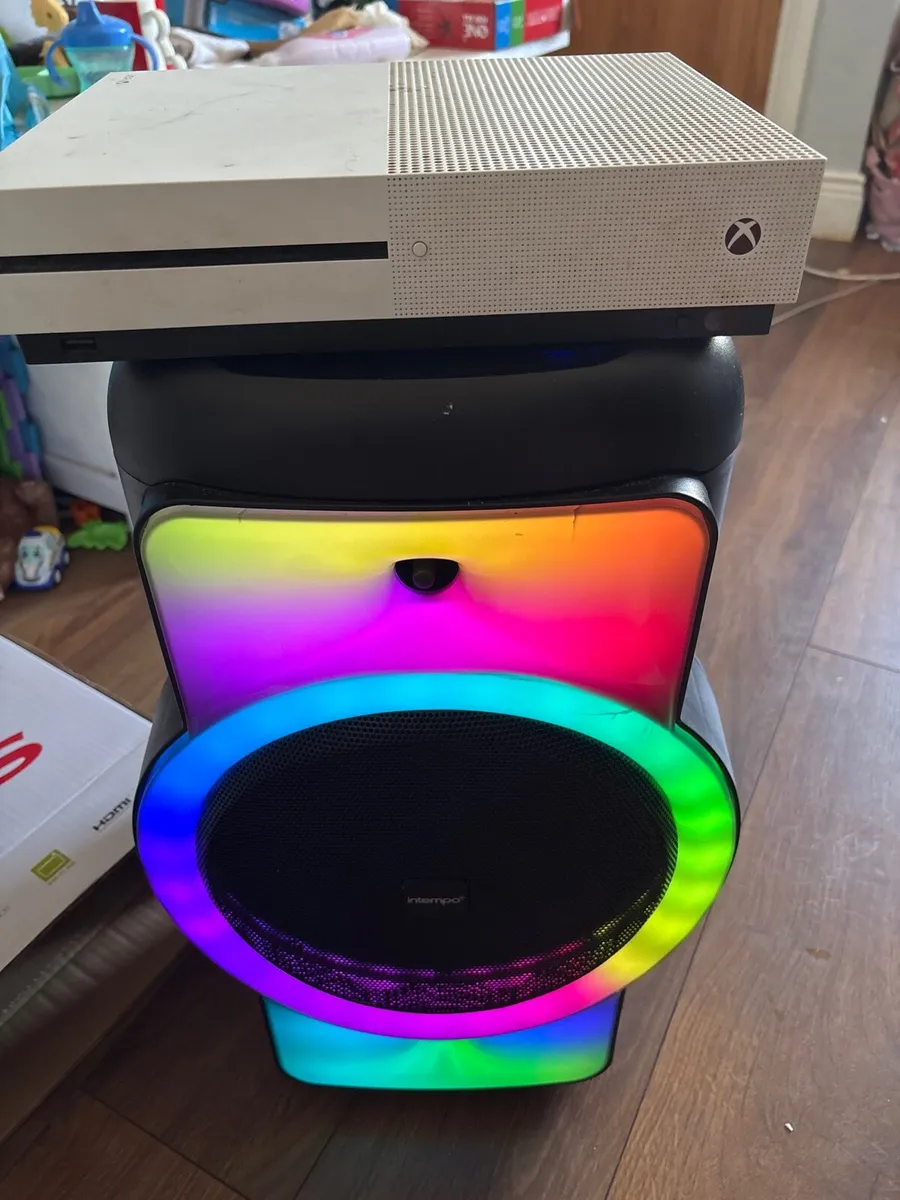 Speaker/xbox one and elite controller - Image 1