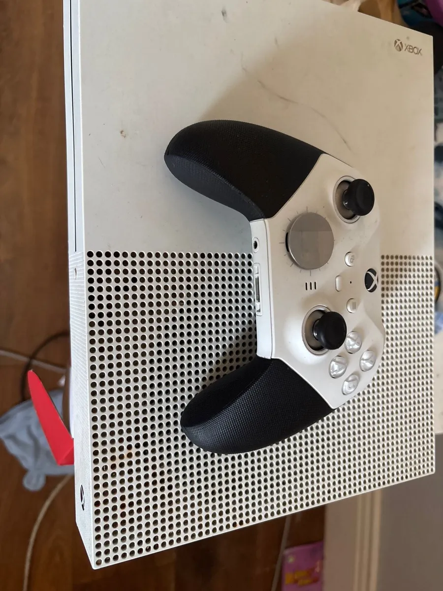 Speaker/xbox one and elite controller - Image 3