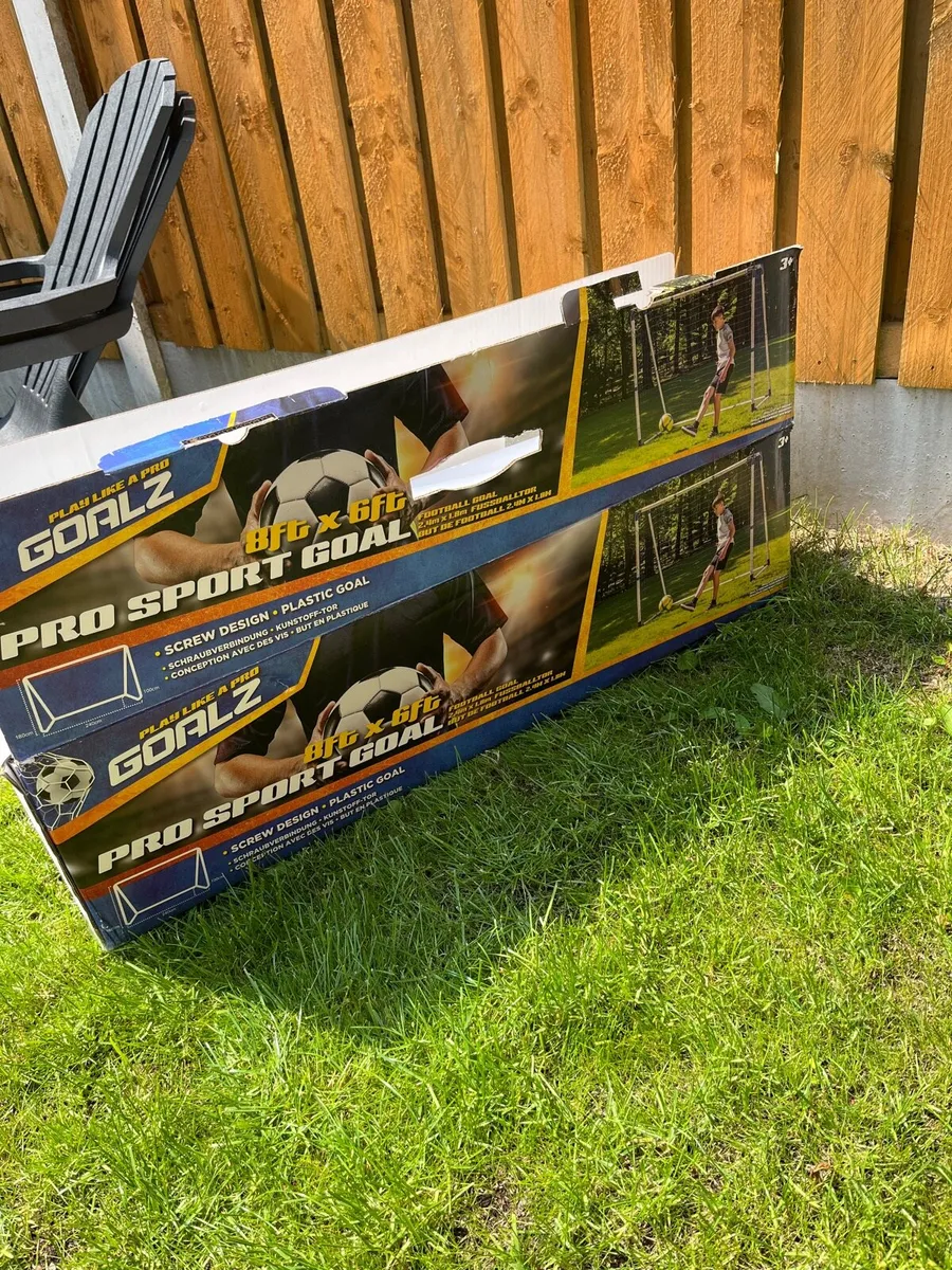 Football plastic goal - Image 1