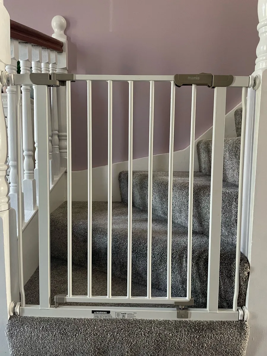 Baby safety gate - Image 1