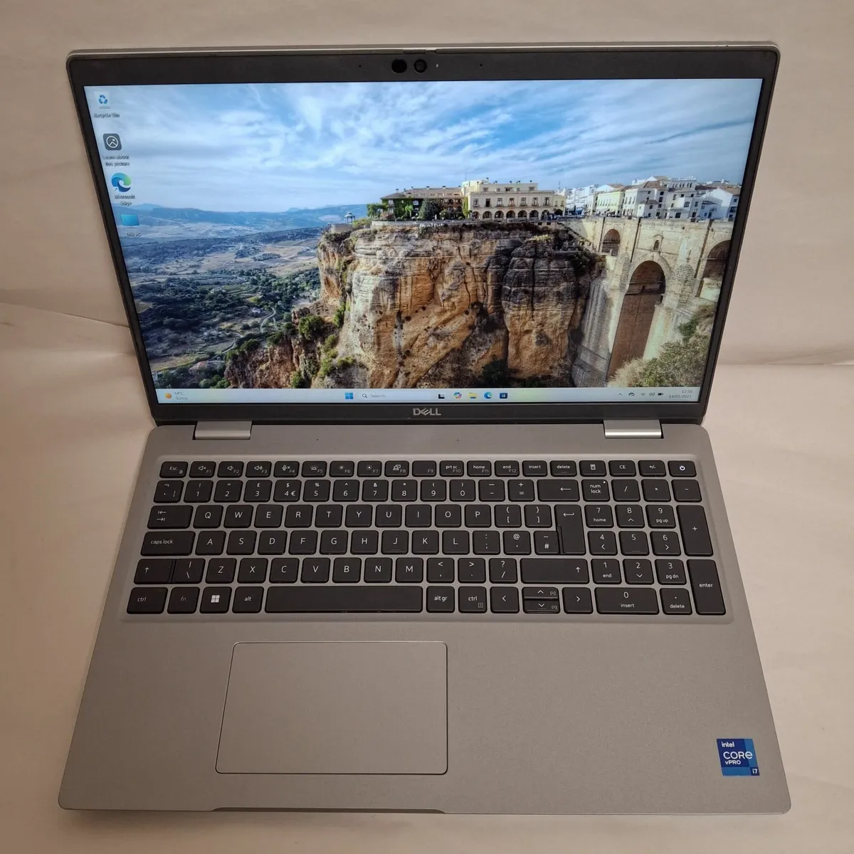 Dell Latitude 5520 i7 11th Gen, 16GB RAM, 512GB SS - Image 2