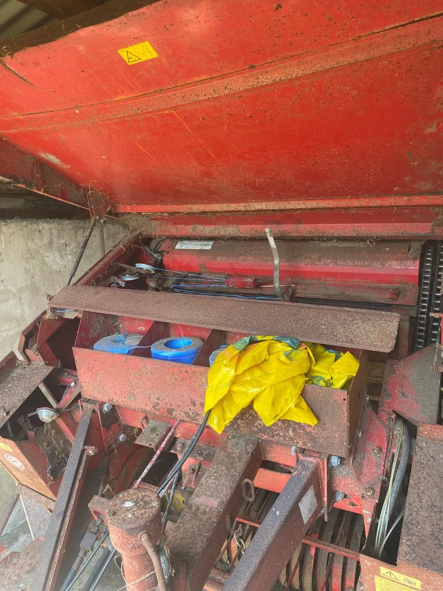 Baler - Image 2