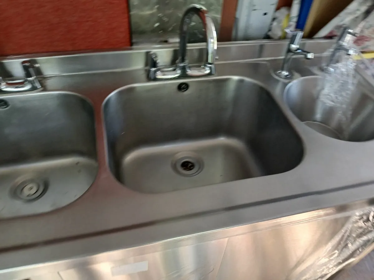 Stainless steel cabbinet ....(3)sinks unit  delive - Image 1