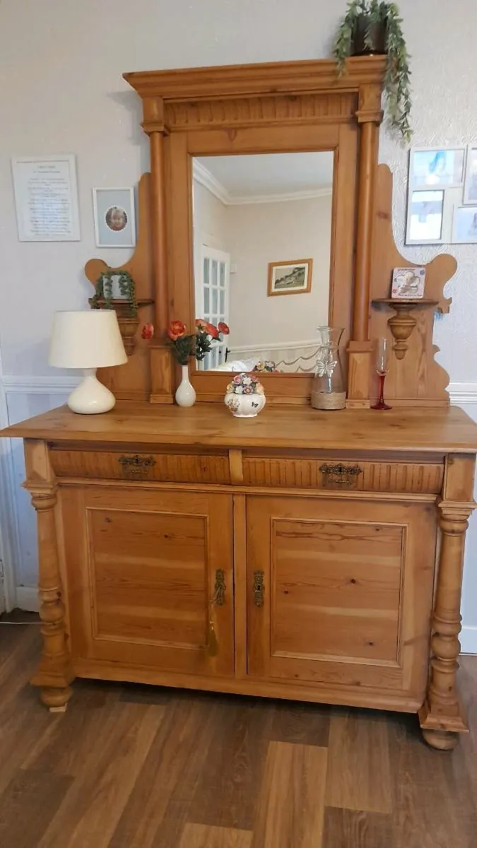 Wooden sideboard - Image 1