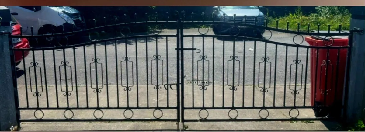 Gates - Image 1