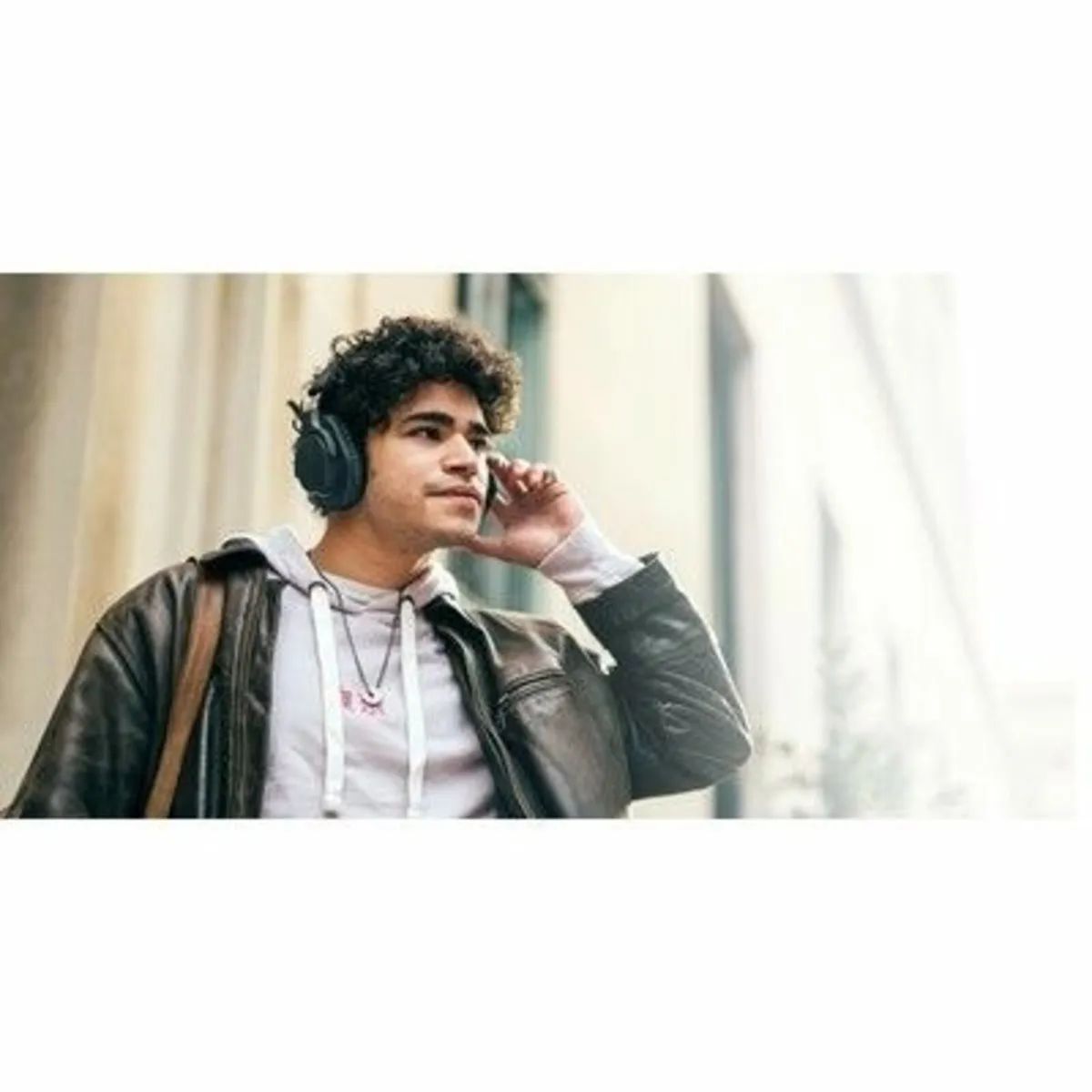 Bluetooth Headphones Head Phones Audio Technica - Image 1