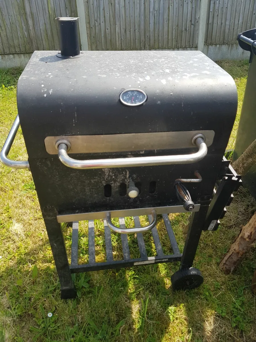 Barbecue (charcoal) - Image 1