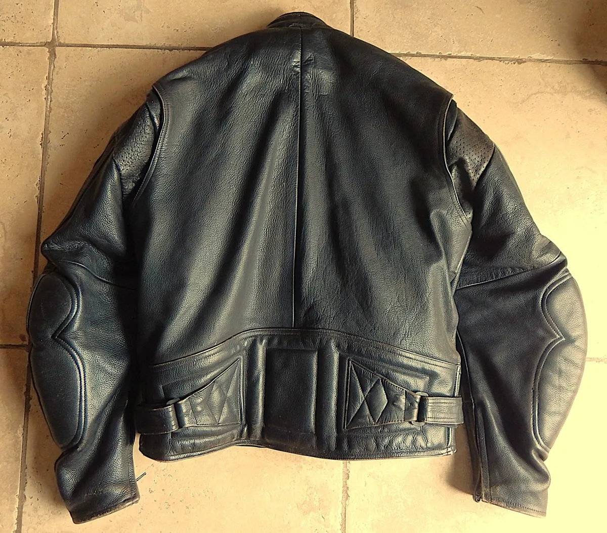 Riossi Vintage Black Cowhide Motorcycle Jacket - Image 2