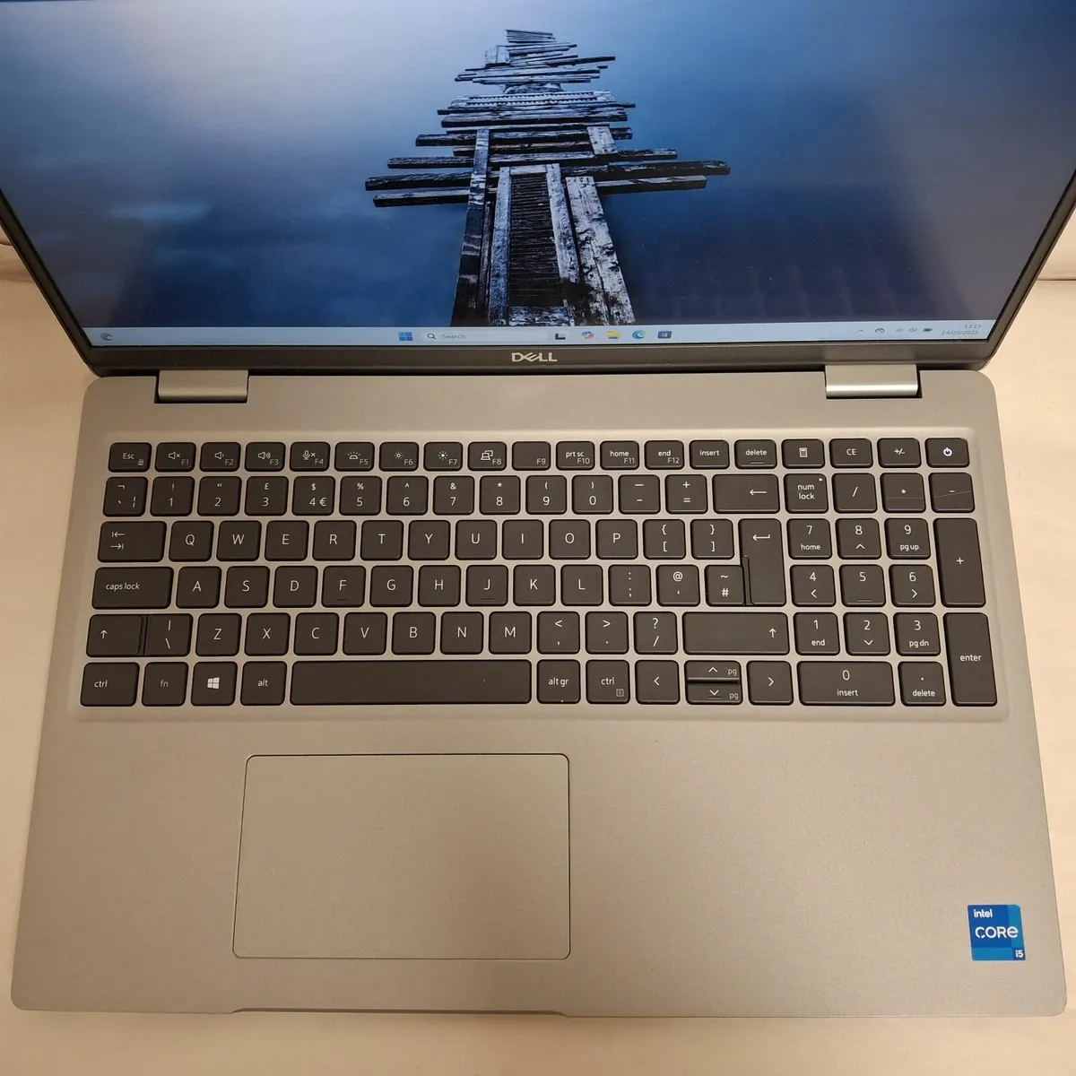 Dell latitude 5520 i5 1135G7 16GB RAM Laptop - Image 2