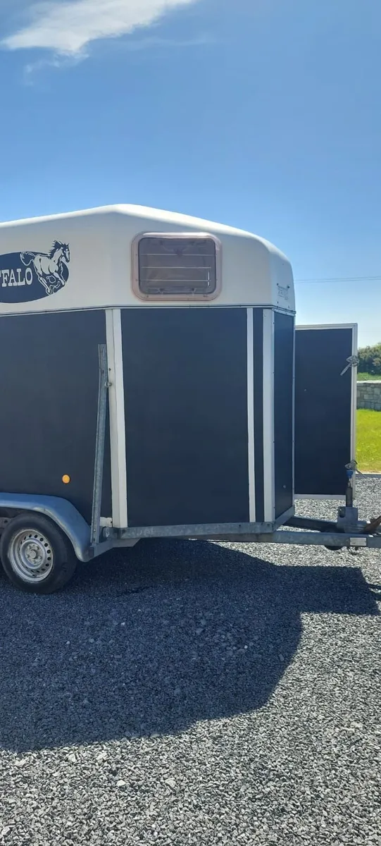 Henra double horsebox - Image 3