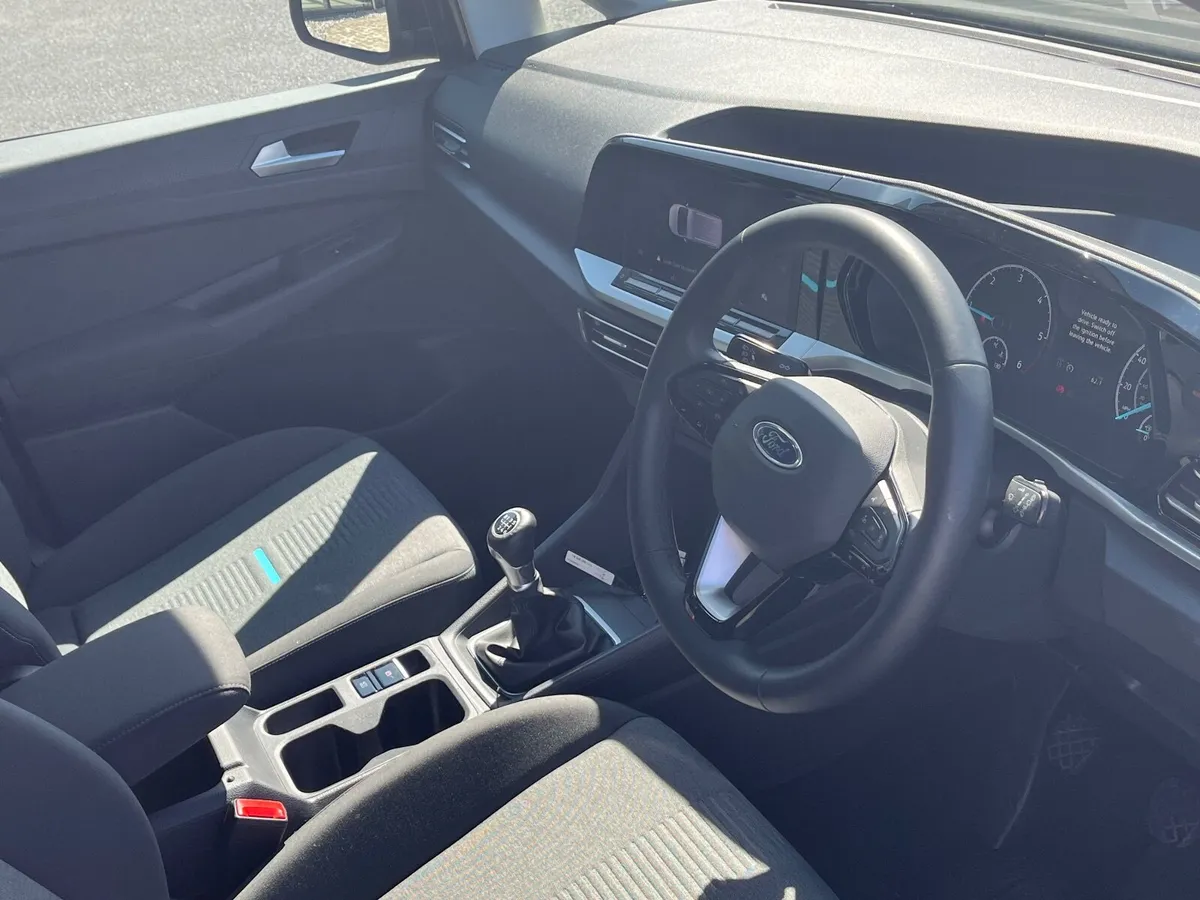 2024 Ford Tourneo Connect Wheelchair accessible - Image 3