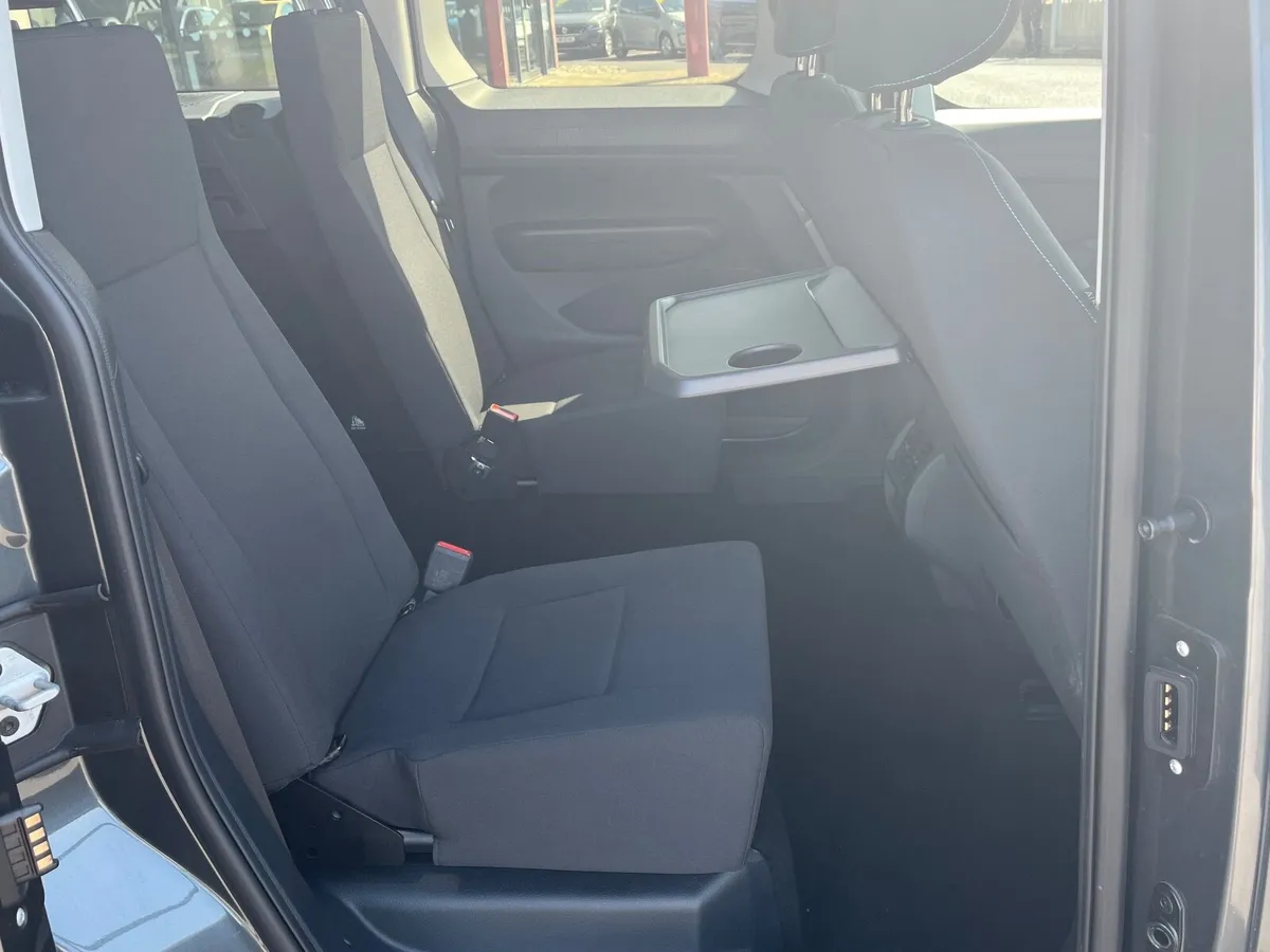 2024 Ford Tourneo Connect Wheelchair accessible - Image 4