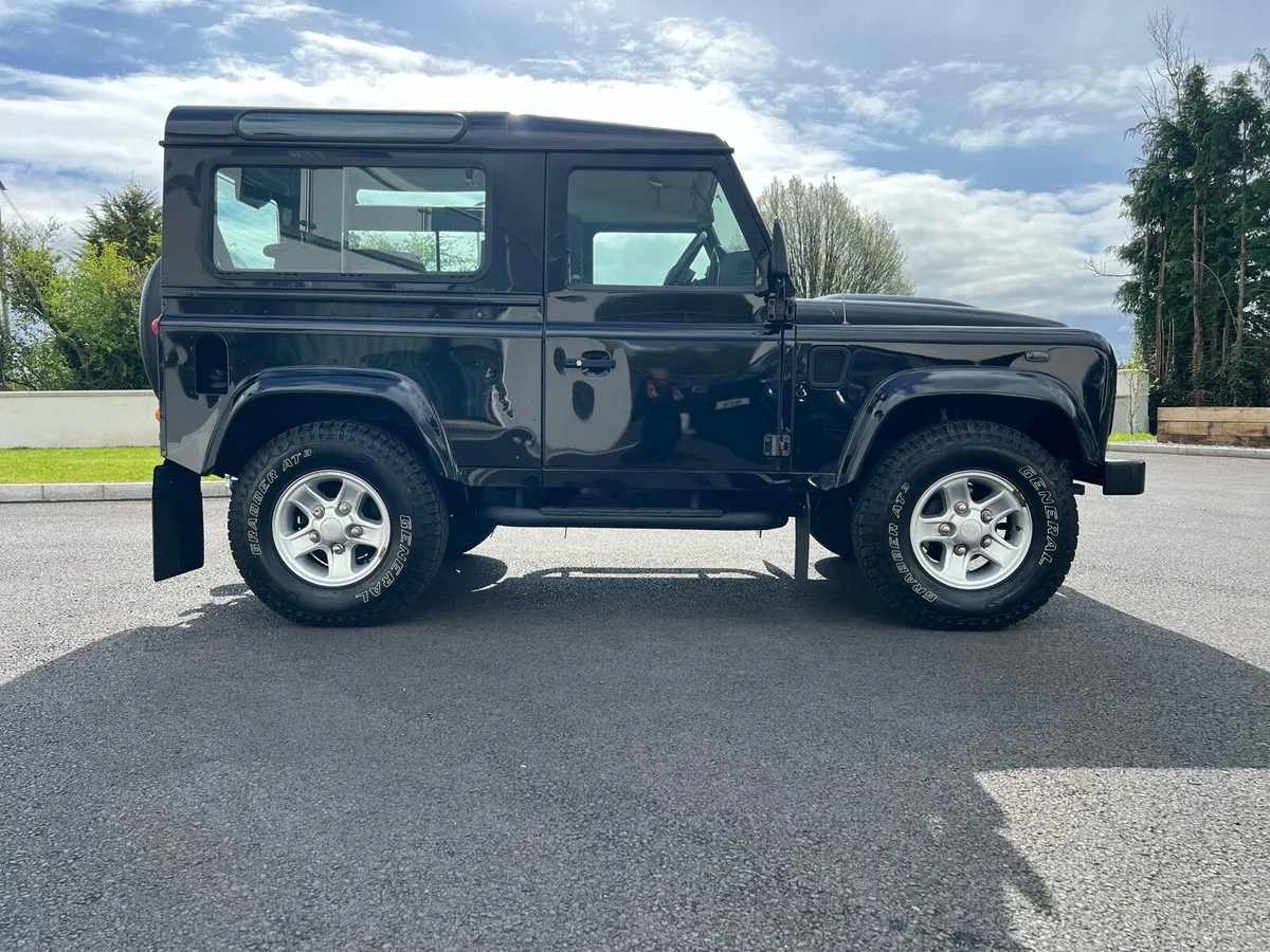 2010 Land Rover defender 2.4 Tdci xs station wagon - Image 2