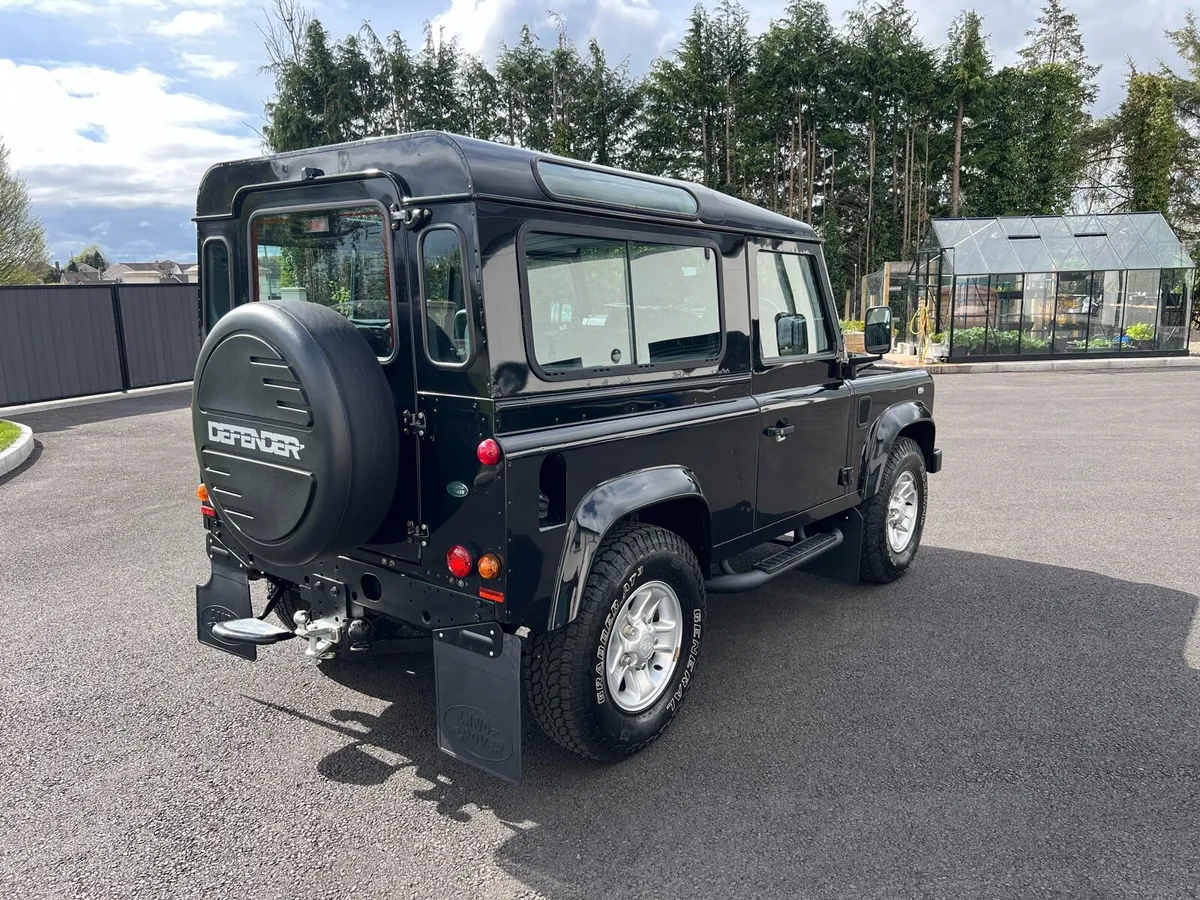2010 Land Rover defender 2.4 Tdci xs station wagon - Image 3