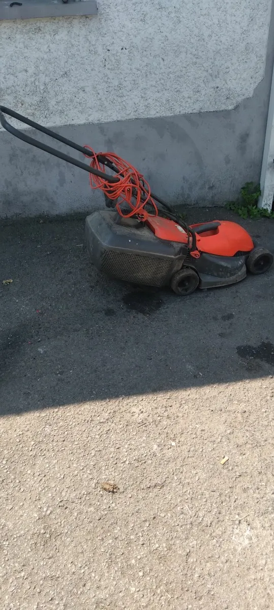 Flymo venturer 320 electric lawnmower parts - Image 2