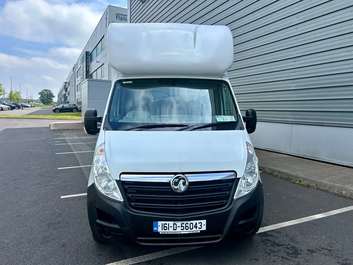 2016 Opel Movano Box Body with Tail Lift - Image 3