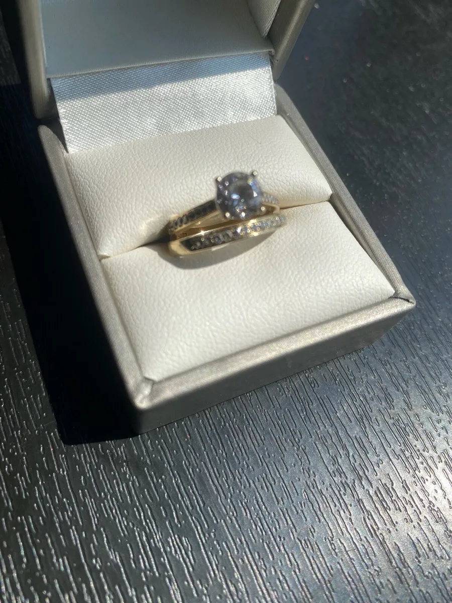 Engagement ring - Image 2