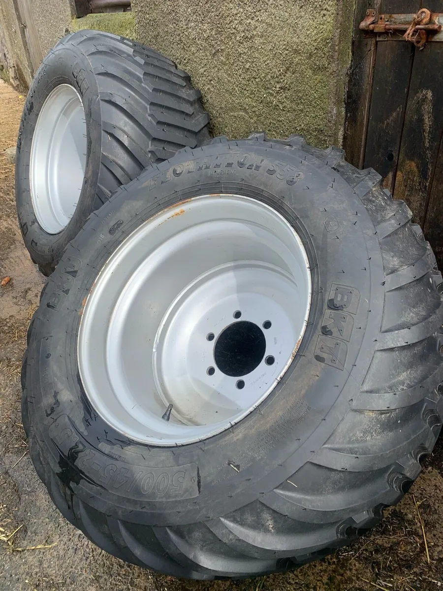 Pair of wheels for round baler - Image 2