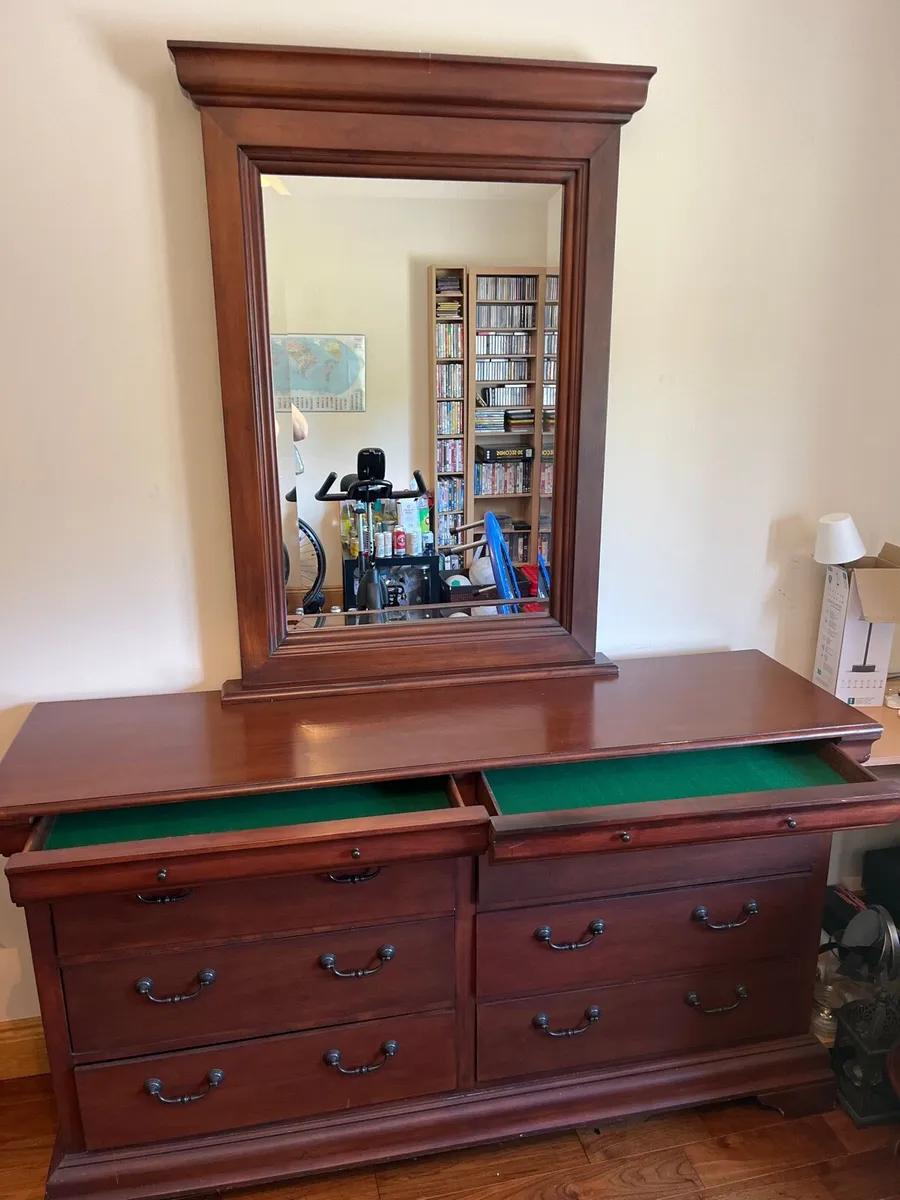 Sideboard - Image 3