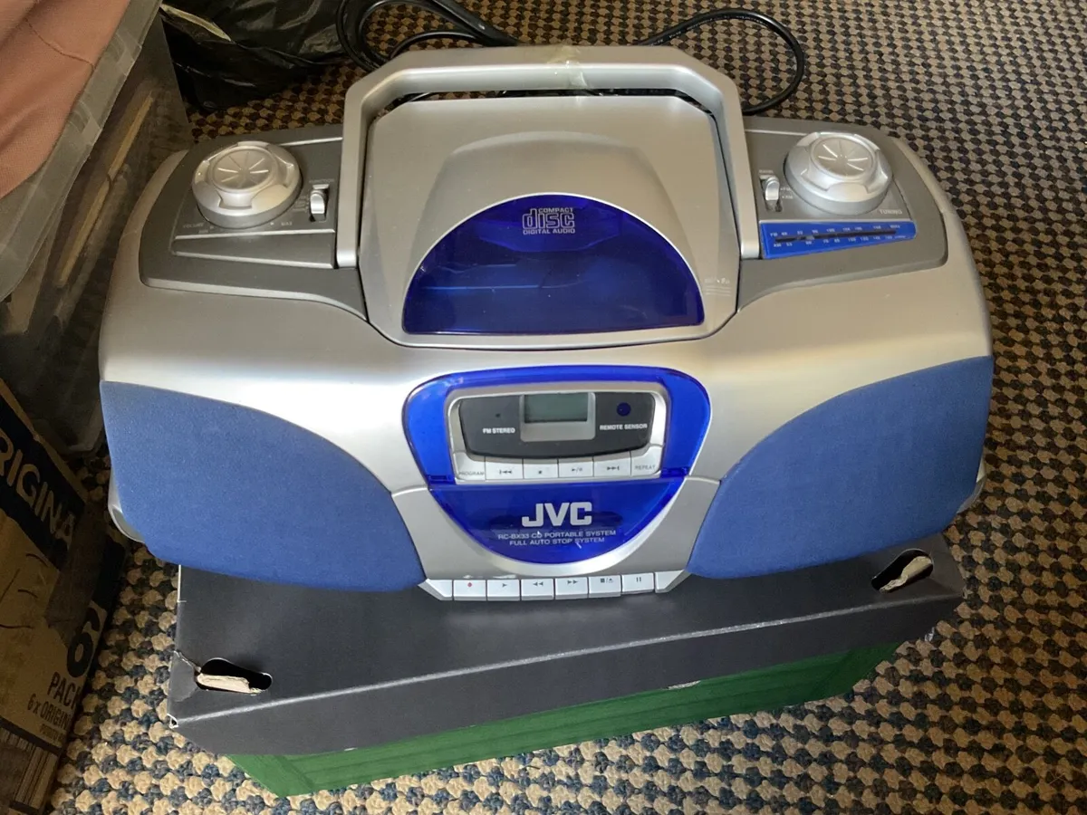 Large JVC portable system - Image 1