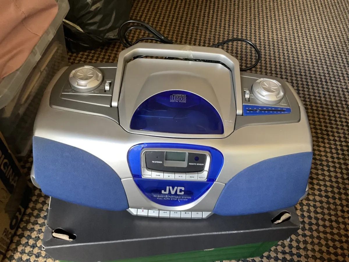 Large JVC portable system - Image 3