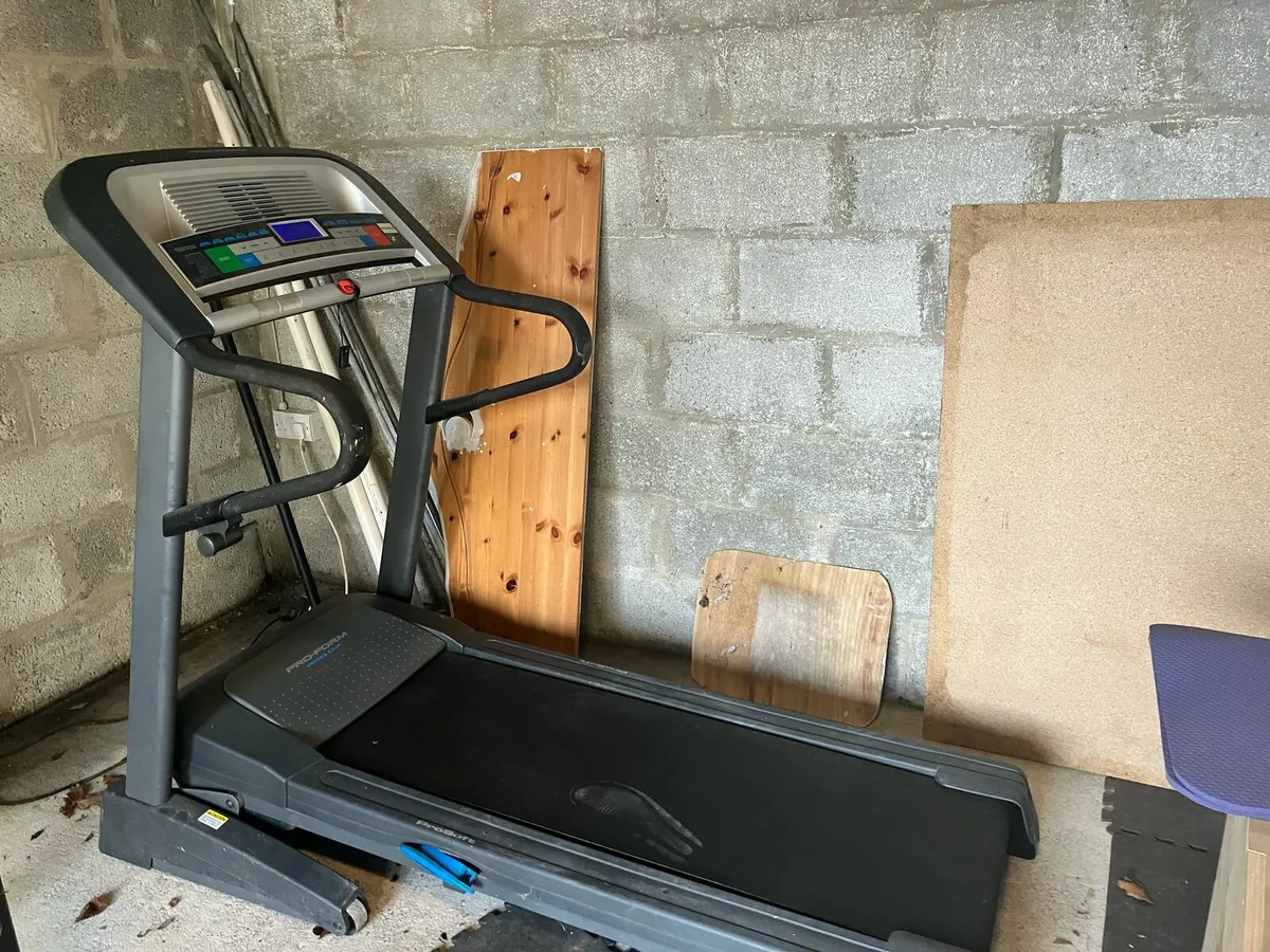 Treadmill - free to take away - Image 1