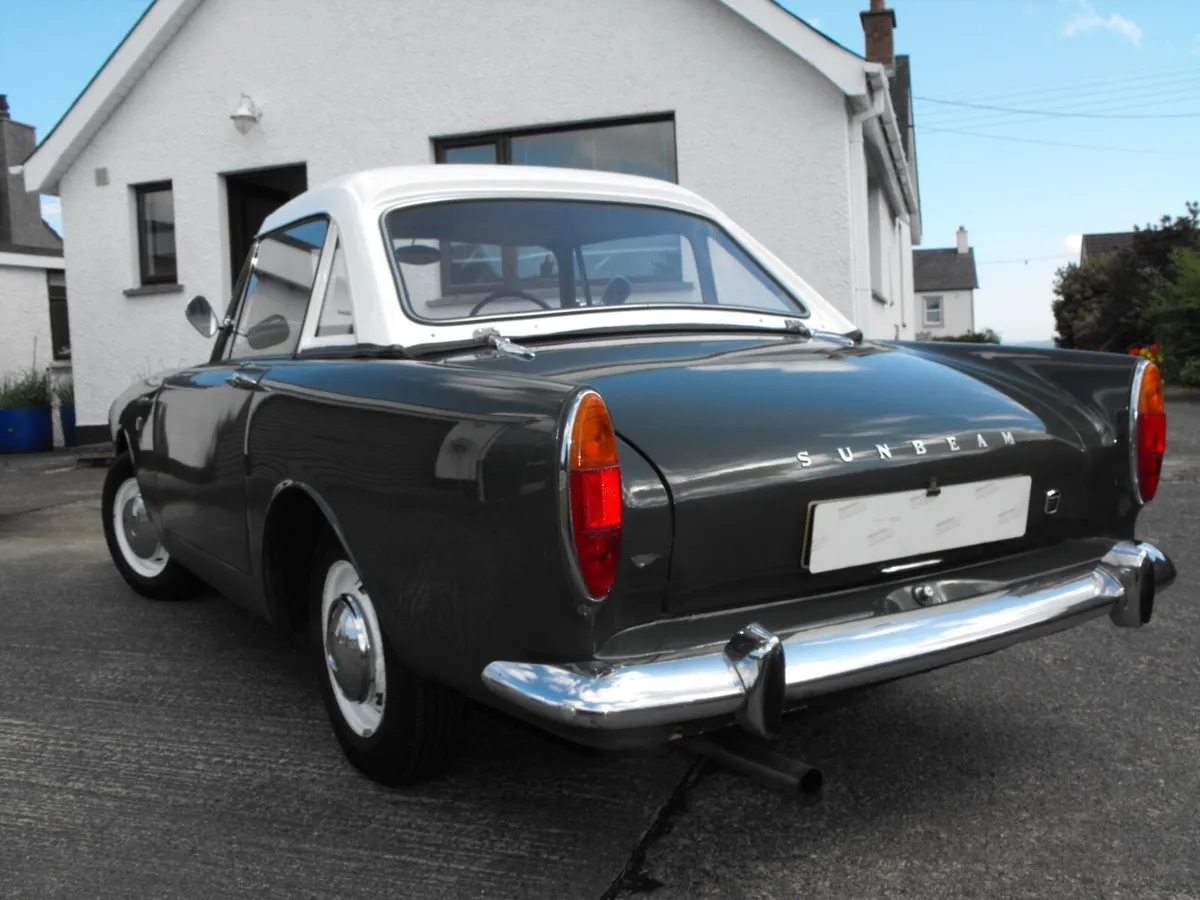 Classic car - Image 1