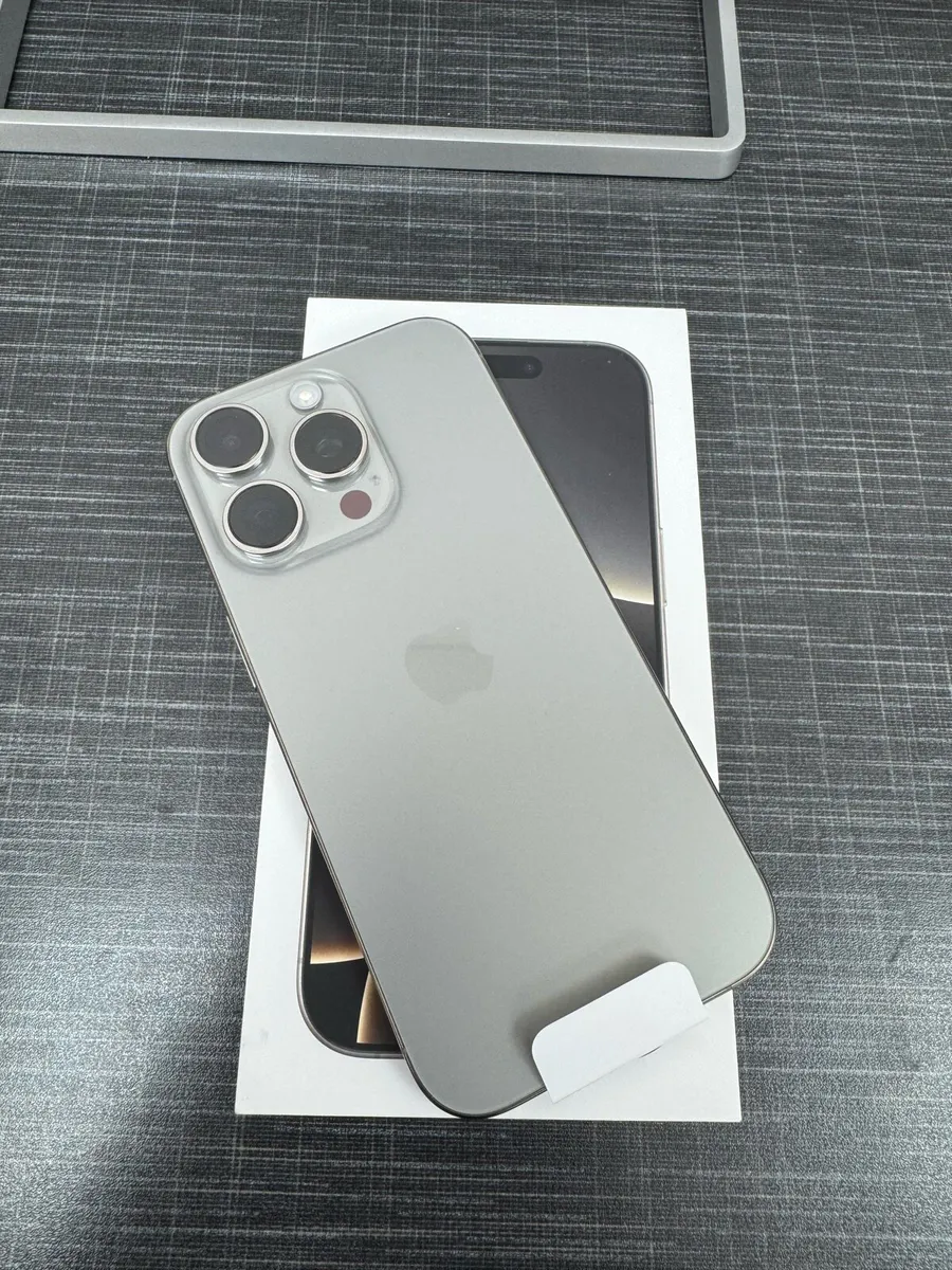 iPhone 16 pro (256gb) natural titanium - Image 1