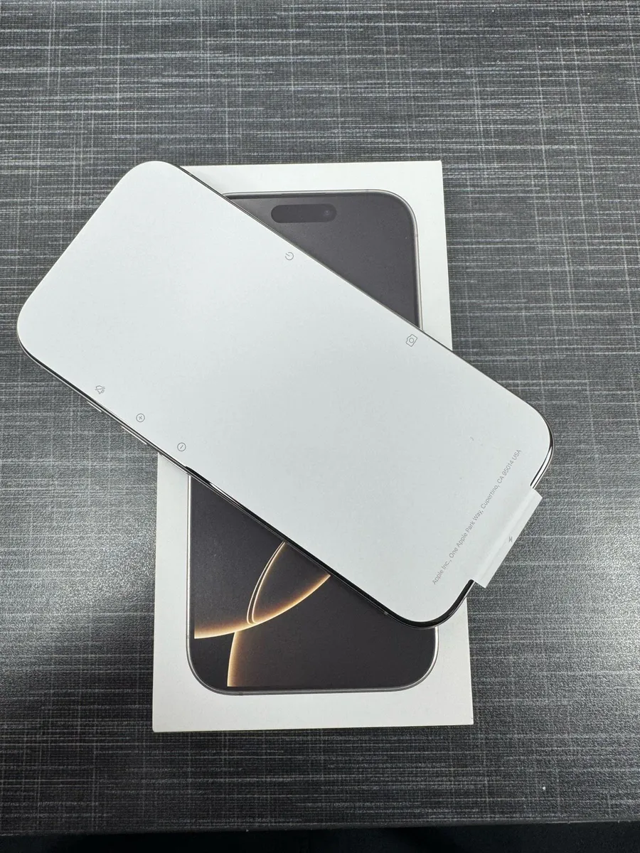 iPhone 16 pro (256gb) natural titanium - Image 2