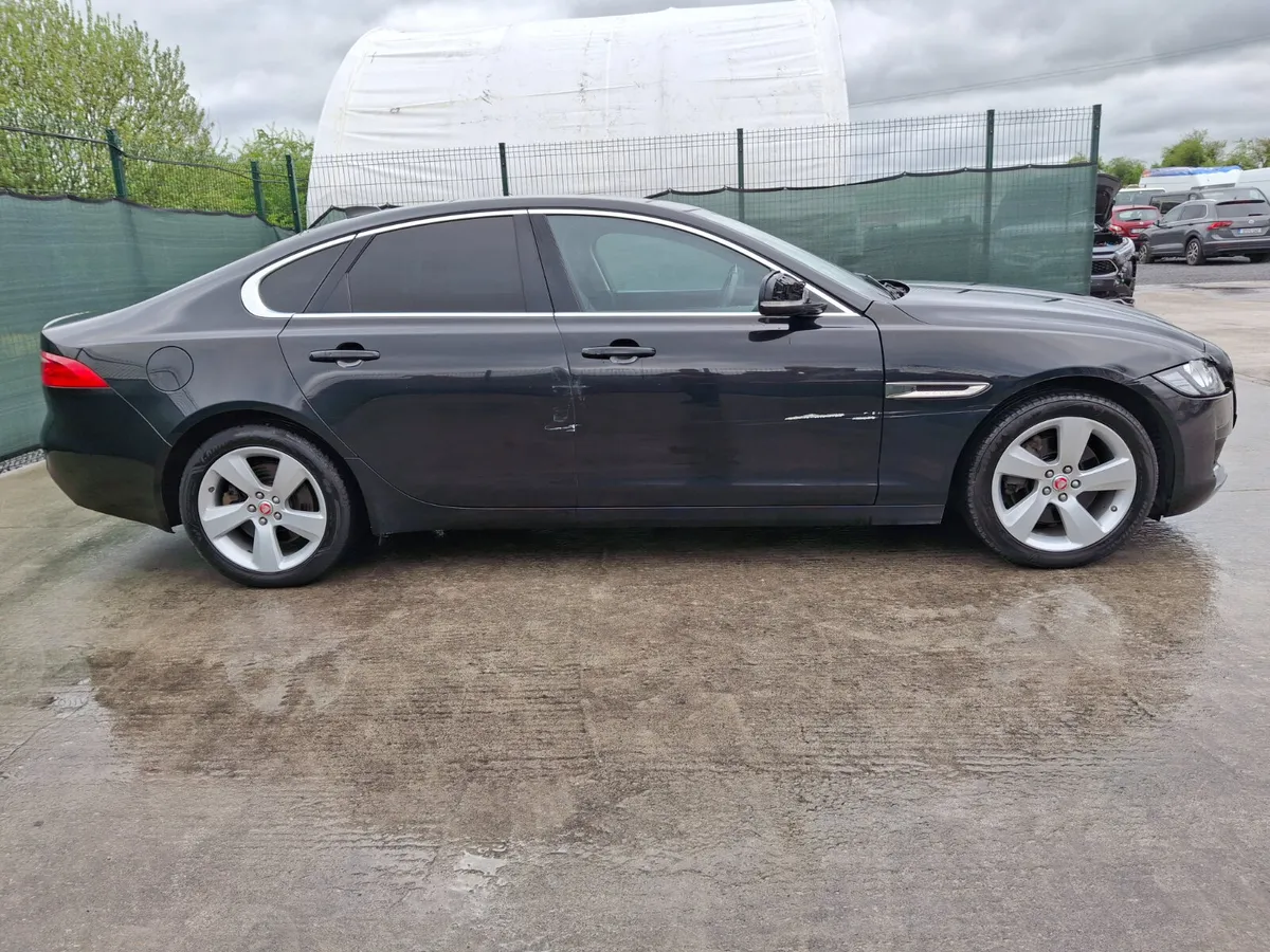2017 Jaguar XF  Portfolio  121km 2.0 Diesel - Image 4