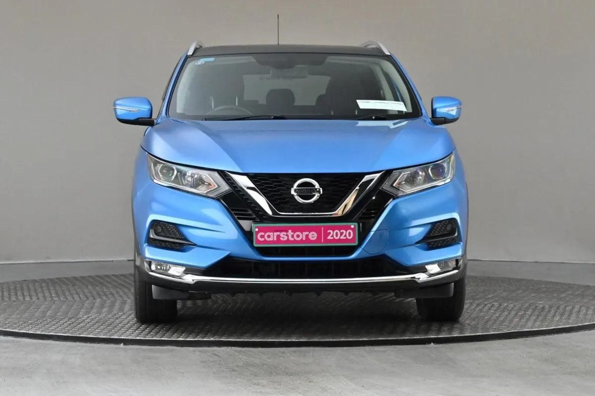 Nissan QASHQAI 1.3 PET SE 6spd  pan Roof reverse - Image 2